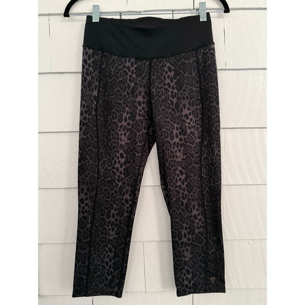Betsey Johnson Performance Womens Small Animal Print Capri Cropped Leggings Yoga